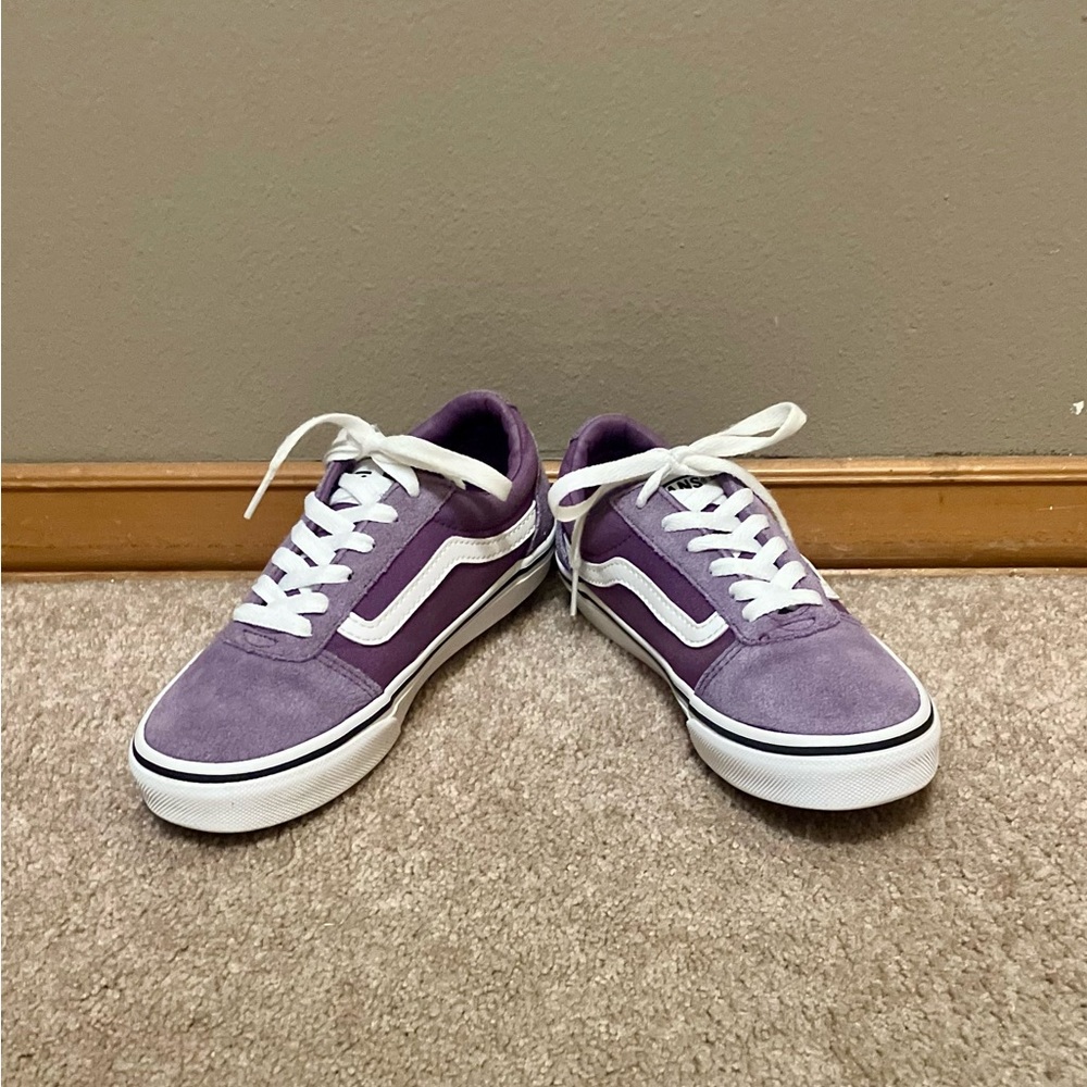 Vans Old Skool Kids Skate Shoe, Lace-up, Lilac/Lavender/White - Size 2 (EUC)